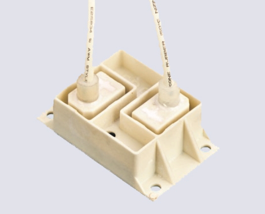 UPT400L平面（厚膜、无感设计）大功率电阻器