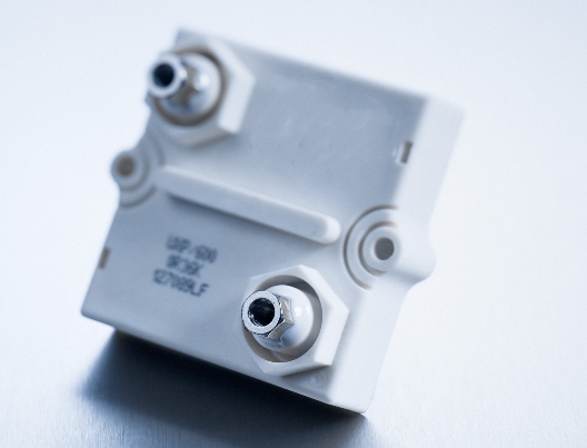 UXP600平面（厚膜、无感设计）大功率电阻器